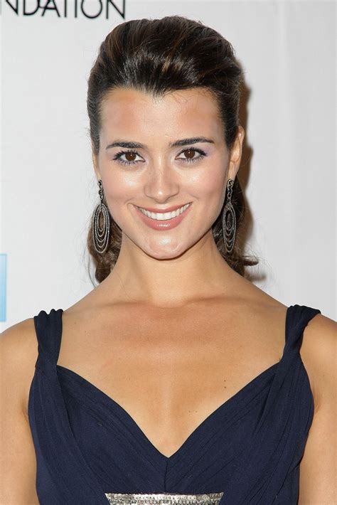 Model Cote De Pablo wallpapers (860)