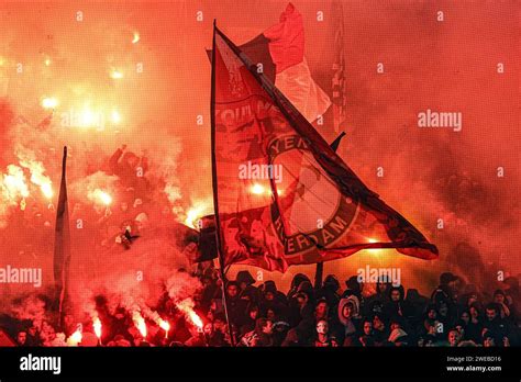 Rotterdam Feuerwerk Feyenoord Fans Beim Toto Knvb Cup Spiel Zwischen