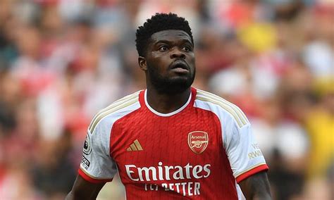 Arsenal Ready To Listen To Offers For Midfielder Thomas Partey Rifnote