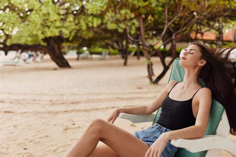 Woman Beach Lying Beach Resort Sunbed Lifestyle Sand Sea Chair Smiling