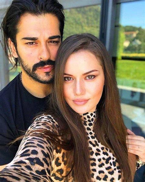 Karan Özçivit annesi Fahriye Evcen ve babası Burak Özçivit ten rol