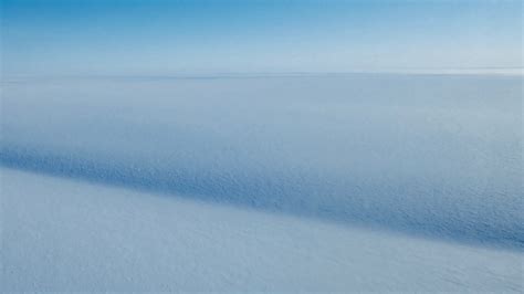 The Transition From Floating To Grounded Ice Across Lyddan Ice Rise