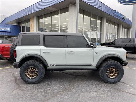 Fender Flares Painted On Cactus Gray First Edition Method Wheels