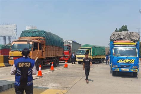 Razia Odol Di Tol Jakarta Tangerang Didominasi Truk Tanpa Dokumen