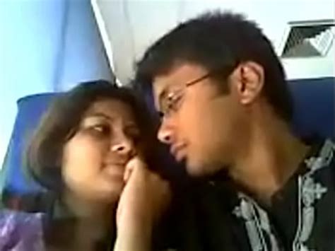 Indian Lovers Hot Lip Kiss XVIDEOS