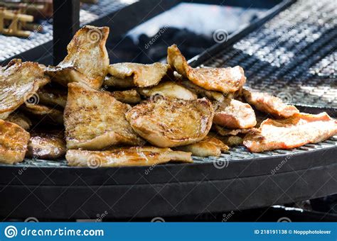 Delicioso Cerdo A La Parrilla Foto De Archivo Imagen De Asia