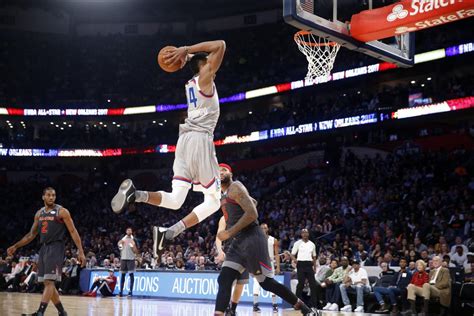 Nba Giannis Antetokounmpo Wows Crowd Scores 30 In All Star Game