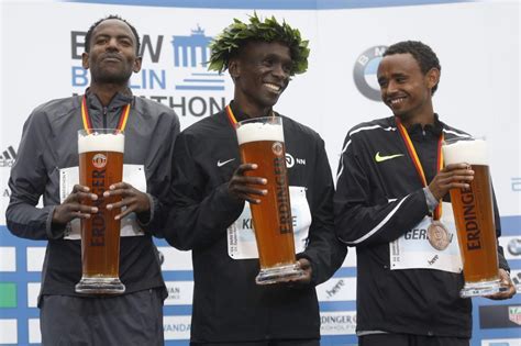 Kipchoge gana la maratón de Berlín pero sin lograr nuevo récord DM3