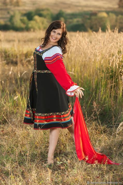 Русские девушки в национальной одежде (77 фото)