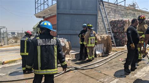 Se Incendia Bodega De Reciclaje En Zempoala