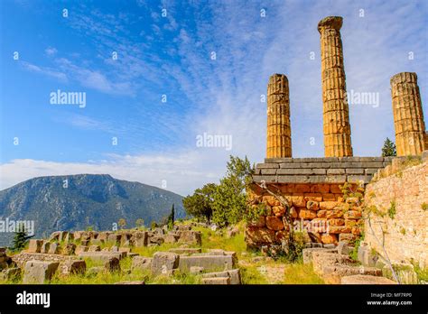 Templo De Apolo En Delfos Un Sitio Arqueol Gico En Grecia En El Monte