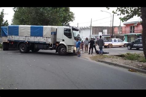 Camionero cerró a motociclista y provocó un accidente Alrededor de