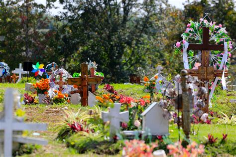 Panteones municipales listos para Día de Muertos Formato Siete