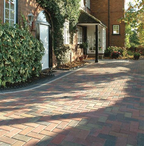 Driveway design: how to plan and choose the perfect drive | Homes and ...