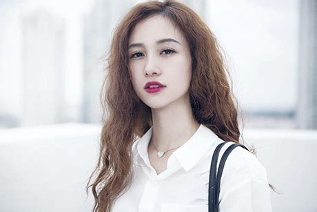 Vẻ quyến rũ khó cưỡng của hot girl trà sữa Việt trên đất Thái Báo Dân trí