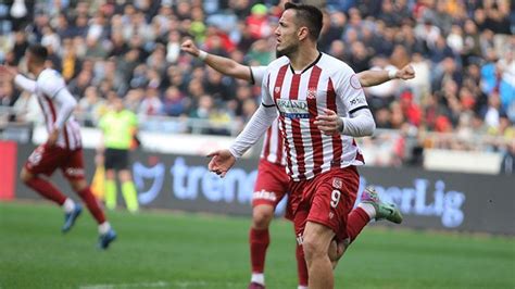 Sivasspor Da Rey Manaj Dan Nci Gol Sevinci Sivasspor Spor Haberleri