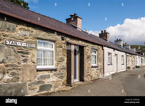 Row of old traditional Welsh cottages in Snowdonia National Park. Tan-Y ...