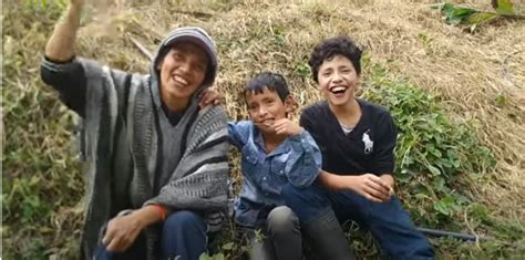 Familia campesina se volvió youtuber y enseña cómo cultivar en casa