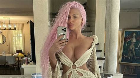 Jelena Karleuša napravila pomutnju u outfitu kakav se na ovim