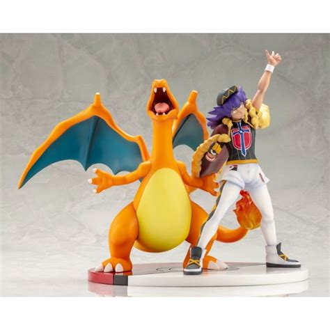 Pokemon - Leon & Charizard - Big in Japan