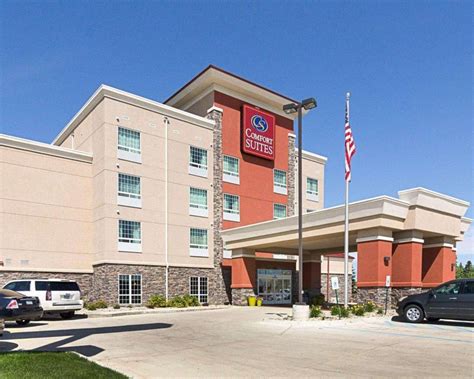 Comfort Suites Hotel Minot in Minot (ND) - Room Deals, Photos & Reviews