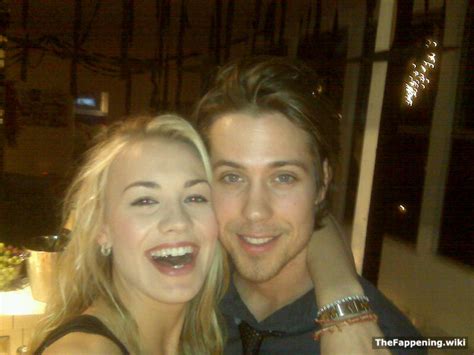 Yvonne Strahovski Nude Pics Vids The Fappening