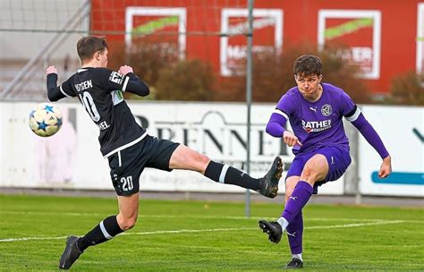 Bezirksliga Schwaben Nord Vfr Neuburg K Mpft Gegen Den Fc Gundelfingen