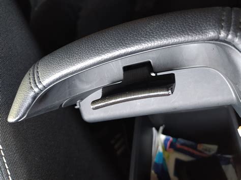 Ручка подлокотника KIA CEED 2G JD/SW — DRIVE2