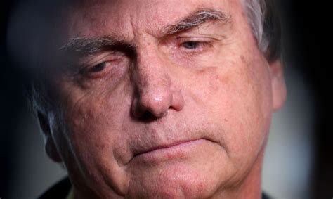 Por 5 votos a 2 TSE torna Bolsonaro inelegível por oito anos