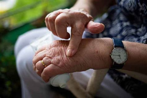 The Most Useful Arthritis Aids To Have At Home Elwell