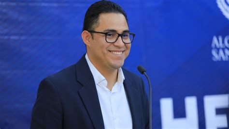 Alcalde de Santa Tecla Henry Flores buscará la reelección