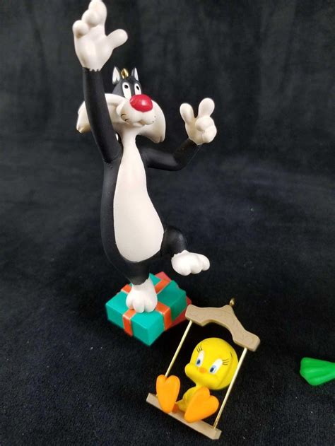 Hallmark Keepsake Lot Of Looney Tunes Ornaments