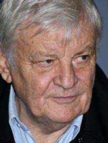 Mort De Jacques Perrin Que Devient Son Fils L Acteur Maxence Perrin