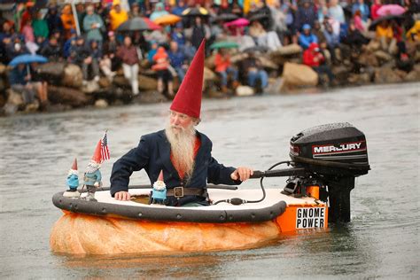 Damariscotta Pumpkinfest Pumpkinboat Regatta - Kennebec Journal and ...