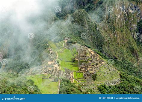 Vista Aérea Das Ruínas Da Citadela Do Inca De Machu Picchu Construídas