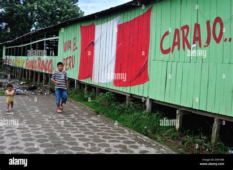 Bandera Peruana Main Street En Isla Santa Rosa Departamento De