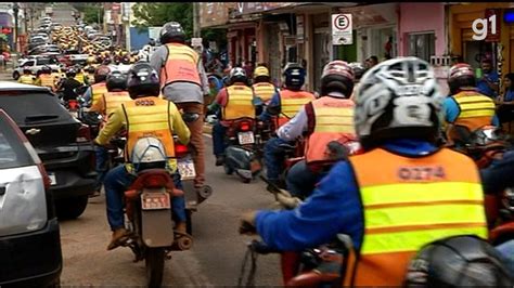 VÍDEO Mototaxistas saem em cortejo pelas ruas de Araguaína para