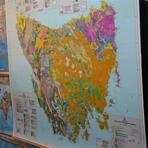 Tasmania Large Wall Map 1250k Geographica
