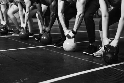 Grupo Crossfit Na Academia Foto Gr Tis