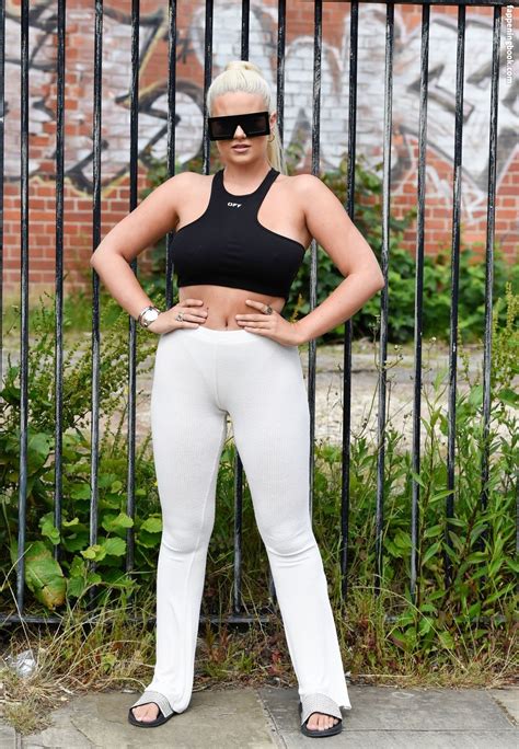 Apollonia Llewellyn Barbipage Nude OnlyFans Leaks Fappening Page FappeningBook