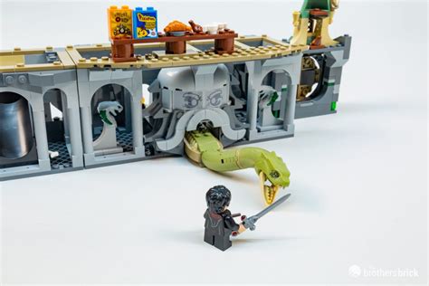 LEGO Harry Potter 76389 Hogwarts Chamber of Secrets - TBB Review-AT5KP ...