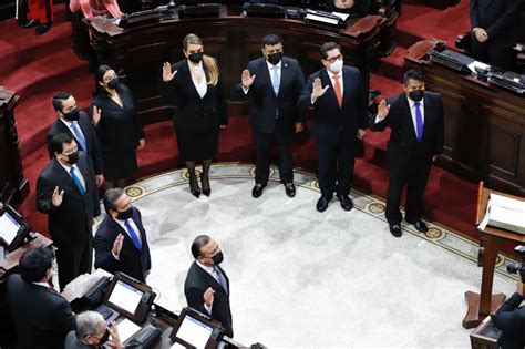 25 AÑos DespuÉs Vuelve Una Mujer A Presidir El Congreso