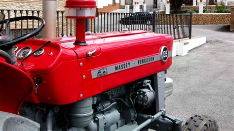 Restauración Tractor Massey Ferguson 135 Youtube