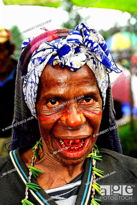 Betel Nut Seller On The Market Goroka Papua New Guinea Stock Photo