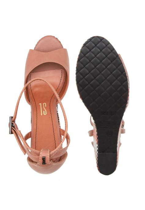 Sandália Couro Santa Lolla Listras Nude Compre Agora Dafiti Brasil