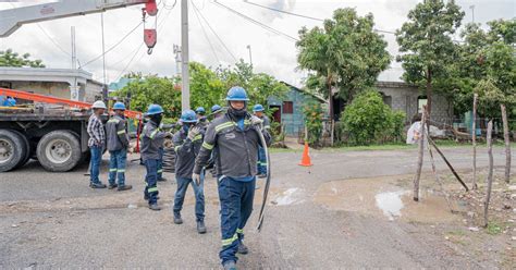 Edesur coloca nuevas redes eléctricas e iluminó calles del sector