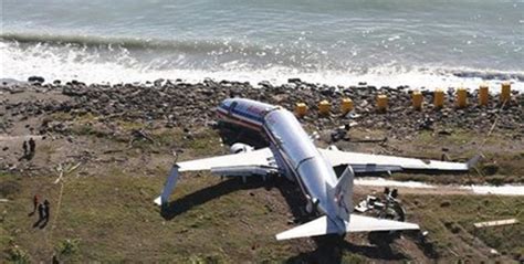 Crash of a Boeing 737-800 in Kingston | Bureau of Aircraft Accidents ...