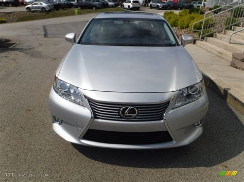 Silver Lining Metallic Lexus Es Sedan Photo