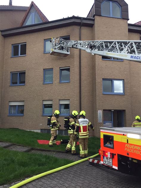 Zimmerbrand Im Mehrfamilienhaus Feuerwehr