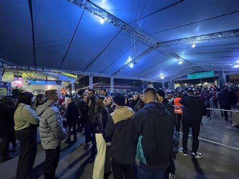 Noite Mais Esperada Da Festa Do Pinh O Atrai Milhares De Pessoas Veja